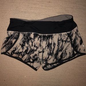 Lululemon Runnings Shorts Size 6
